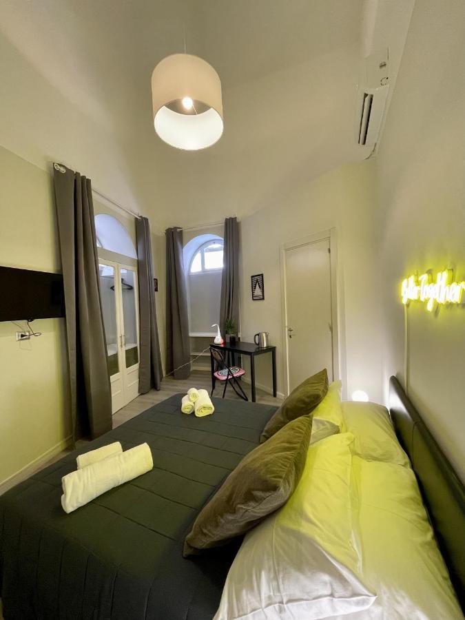 4 Balconi Rooms Paladini B&B E Appartamenti Lecce Exterior foto