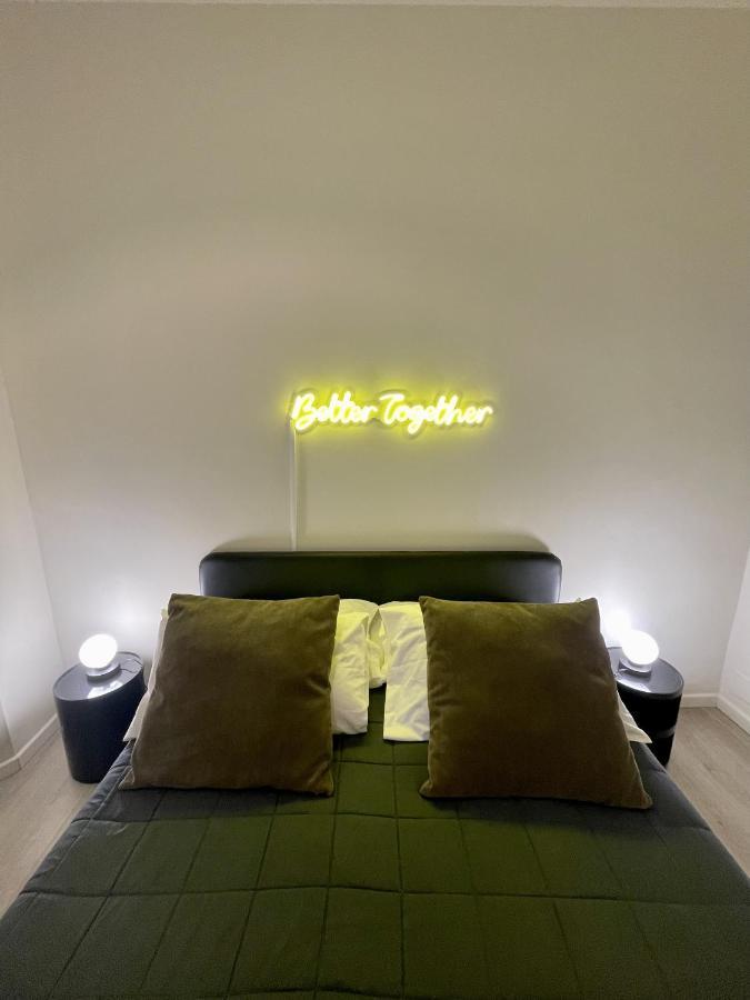 4 Balconi Rooms Paladini B&B E Appartamenti Lecce Exterior foto