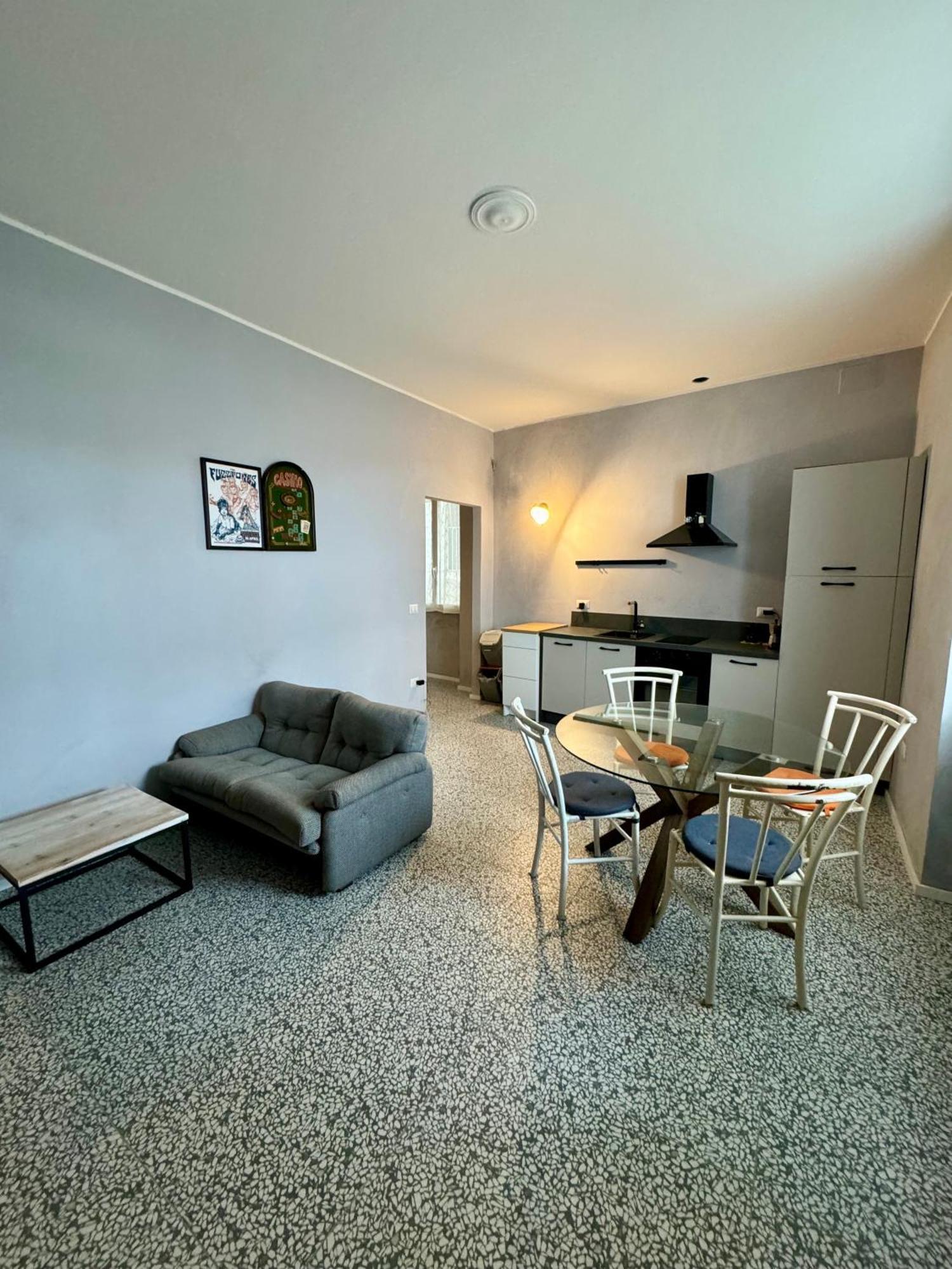 4 Balconi Rooms Paladini B&B E Appartamenti Lecce Exterior foto