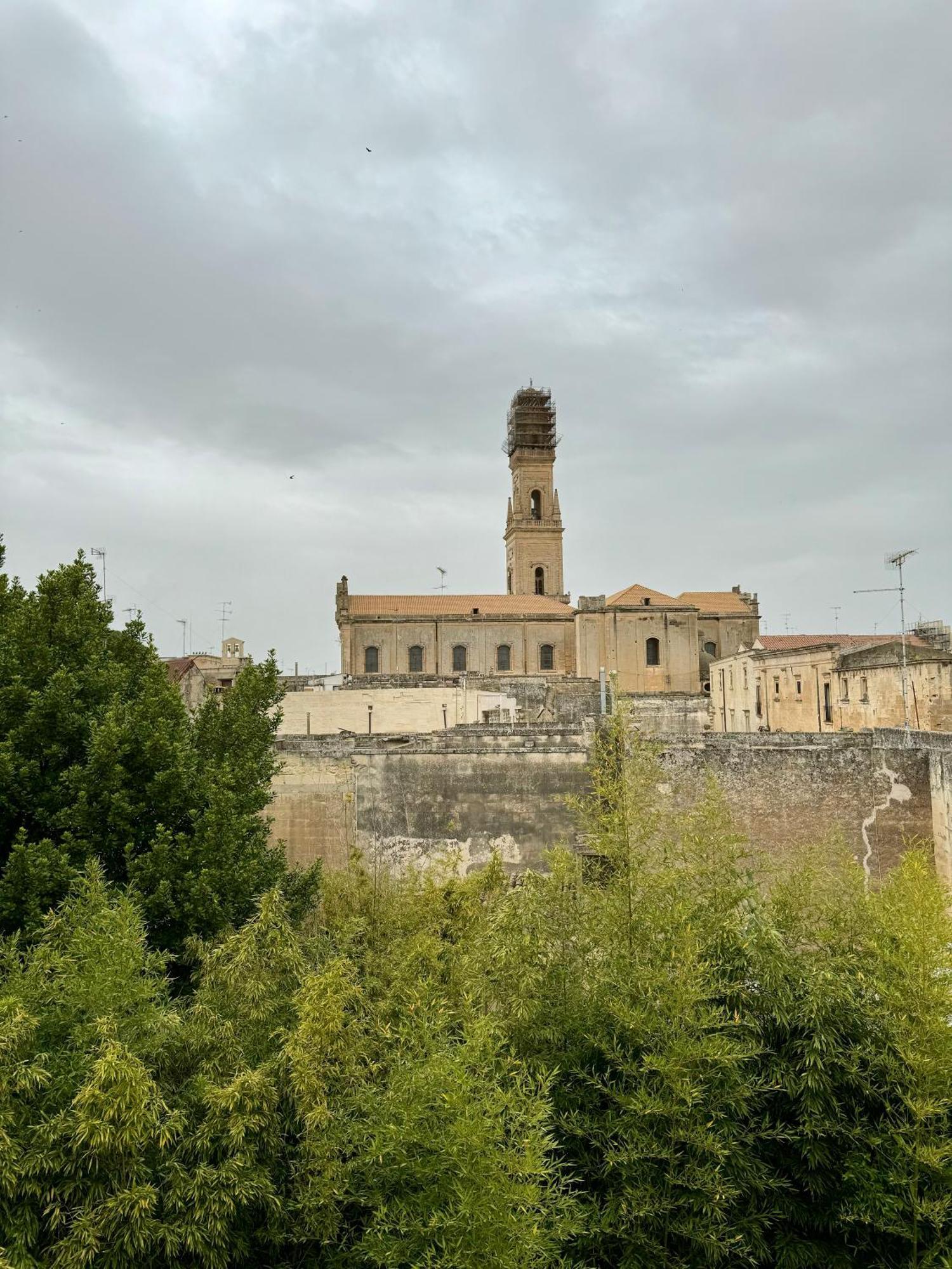 4 Balconi Rooms Paladini B&B E Appartamenti Lecce Exterior foto